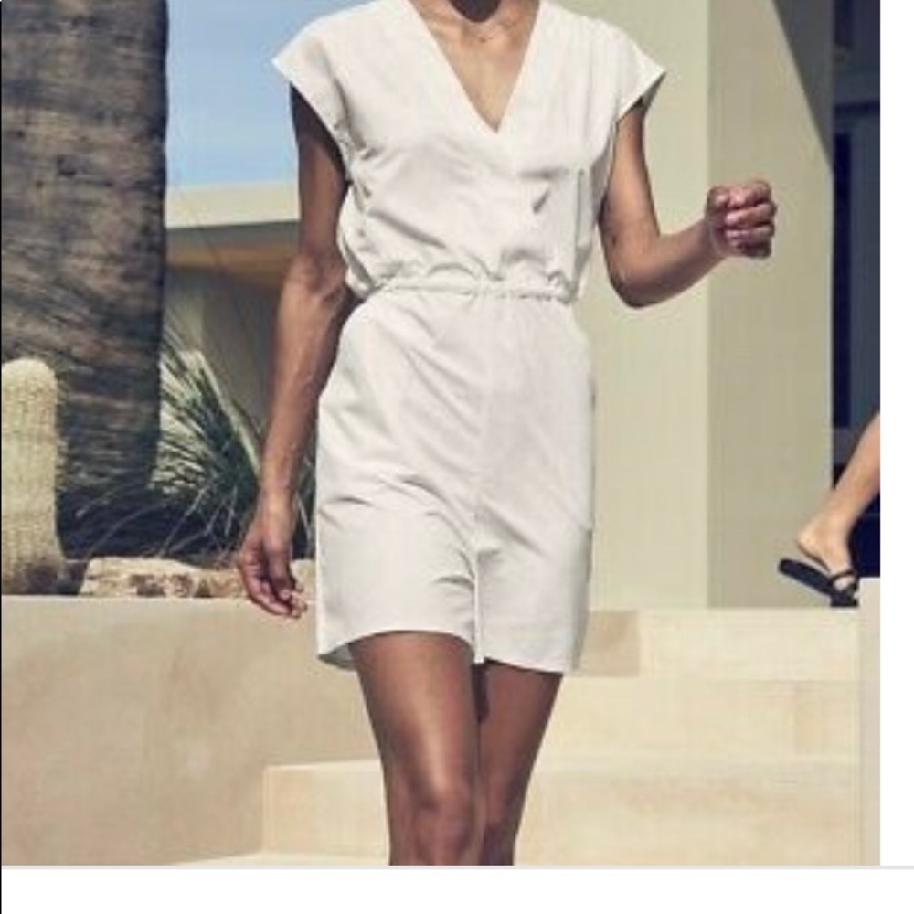 NWOT ATHLETA Marlow Printed Romper size S Pearl White Python Lightweight Travel